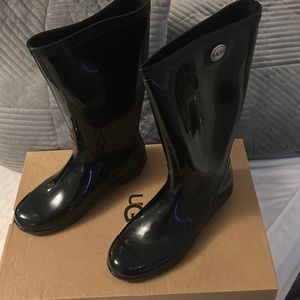 Ugg Rain boots | size 8 women | never worn |
